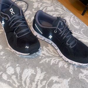 on cloud 5 size 8 in women’s